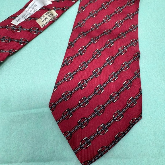 Hermès Tie Red 812 MA Tie 100% Silk Made In France - Picture 5 of 6